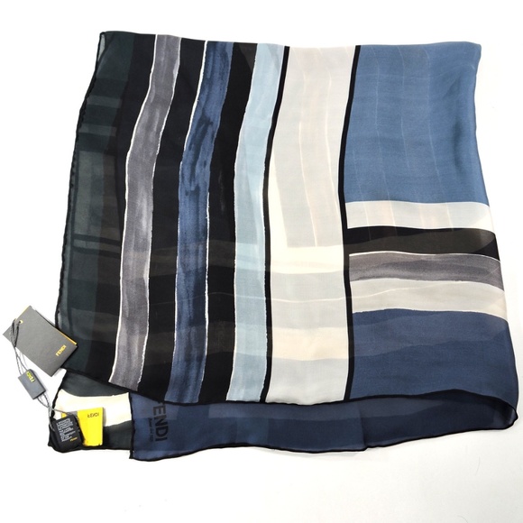 FENDI 🇮🇹 100% SILK WOMEN'S FASHION BLUE SCARF - Picture 3 of 4